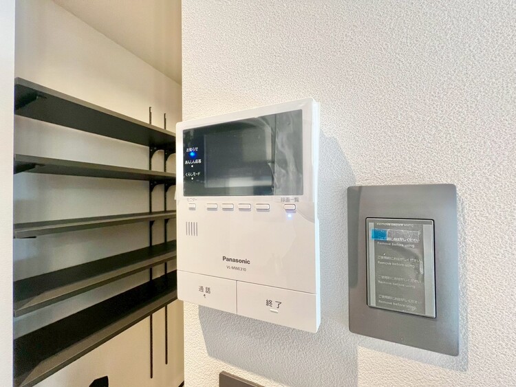 その他 誰が来てもわかる様にモニター付きインターホンを設置。