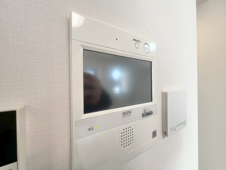 その他 誰が来てもわかる様にモニター付きインターホンを設置。