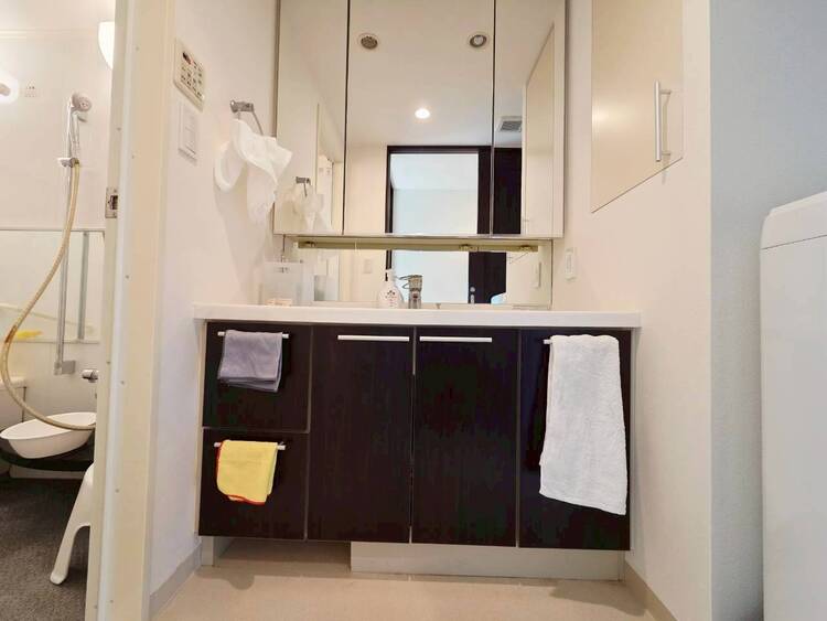 その他 清潔感を感じられる洗面化粧台。