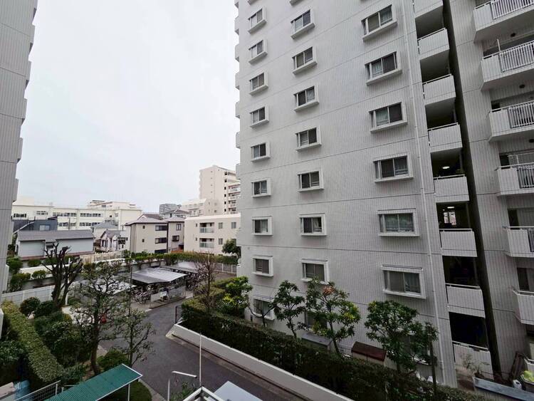 その他 眺望や窓からの景色が良いと、家で過ごす時間も快適です。