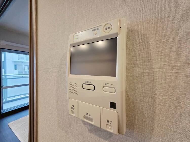 その他 誰が来てもわかる様にモニター付きインターホンを設置。