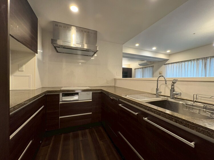 その他 使いやすくスタイリッシュなキッチン空間になっております。