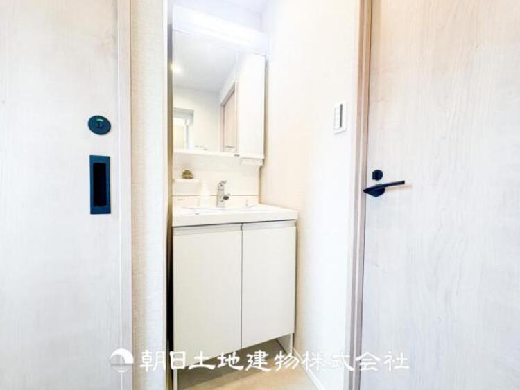 洗面 【洗面化粧台】慌ただしい1日が始まり、充実した1日の終わりを締めくくる洗面所。