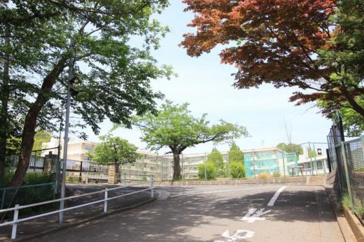周辺 鶴川第二小学校まで約629ｍ