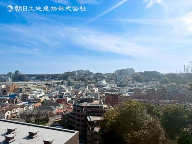 その他 【眺望】遮るものがなくしっかりと抜けた眺望は青空を感じることができ気持ちのいい空間です♪天気のいい日は眺望を見ながら日頃のストレス解消してみてはいかがでしょうか？ 