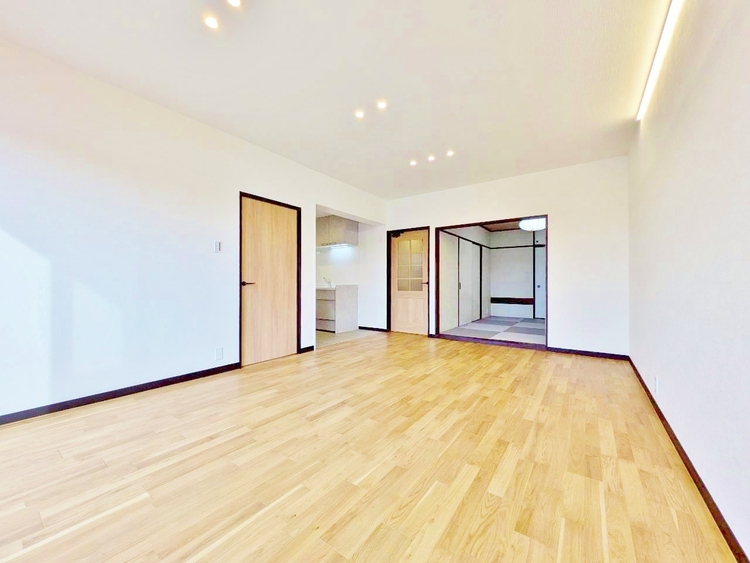 居間 飾り過ぎないシンプルな内装と偏り過ぎないデザインで統一しました。