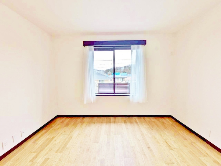 寝室 ベッドも十分に設置するスペースがあります。