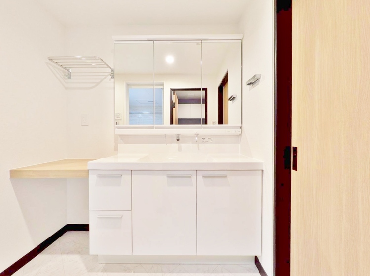 洗面 何かと物が増える場所だからこそ、スッキリと見映えの良い空間に。