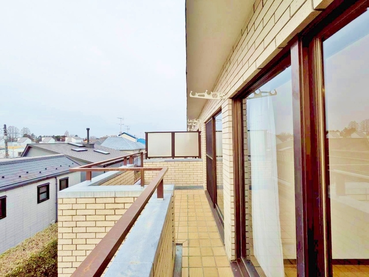 バルコニー 暮らしの中で、光と風を演出してくれるバルコニー。