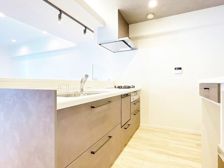 キッチン 洗練されたスタイリッシュなデザイン性と使いやすさを備えた仕様。