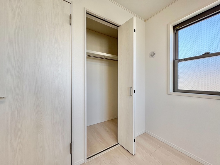収納 居室にはクローゼットがあり、荷物もスッキリ収納して快適にお過ごしいただけます。