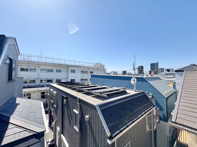 バルコニー 頬をなでる、優しい風を感じることが出来ます。