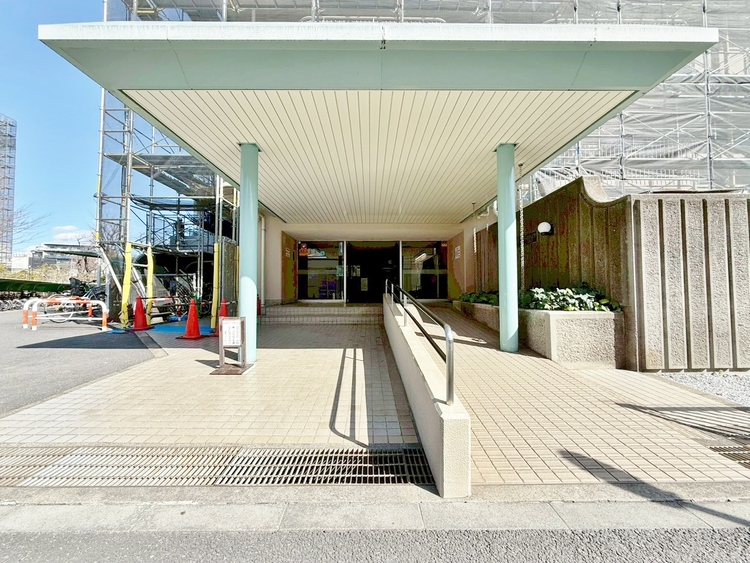 エントランス 外と内をつなぐエントランスは、まさに顔となる場所。