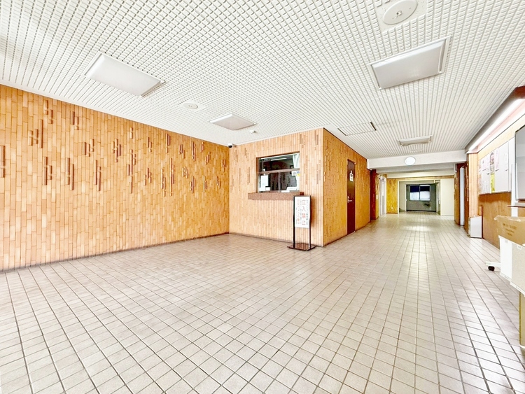 エントランス エントランス内部は、管理が行き届き清潔な共有スペースとなっています。