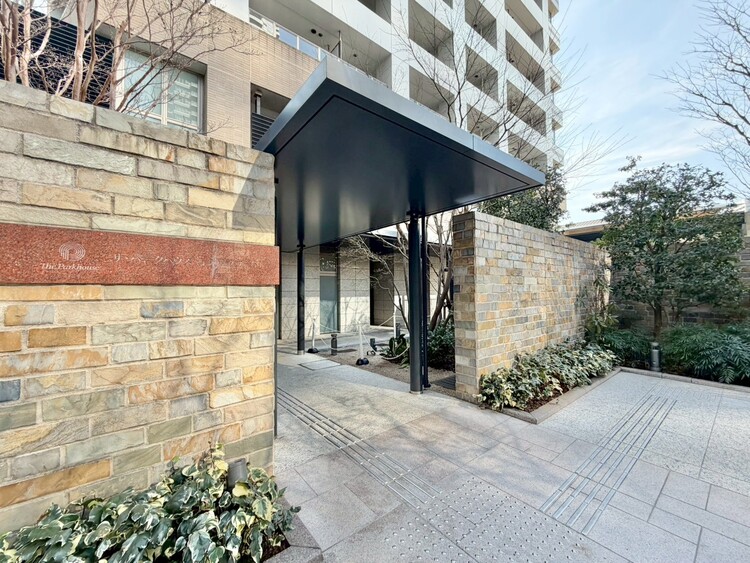 その他 上質感漂う玄関アプローチです。