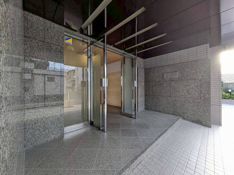 その他 上質感漂う玄関アプローチです。