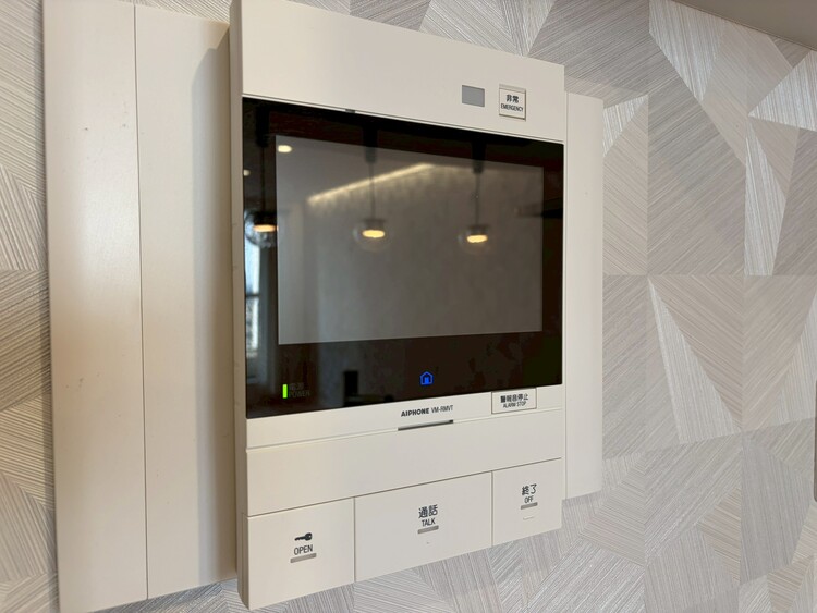 その他 誰が来てもわかる様にモニター付きインターホンを設置。