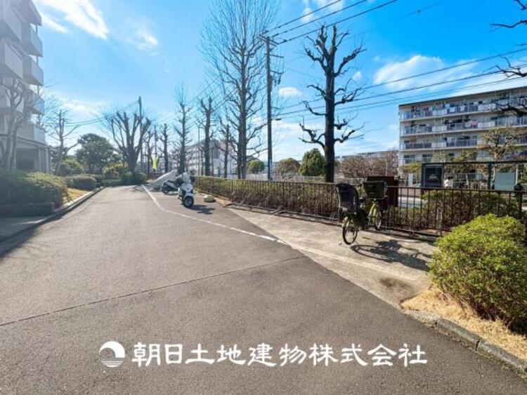 その他 【駐輪場】敷地内駐輪スペース。日々の暮らしにも大切なスペースです。