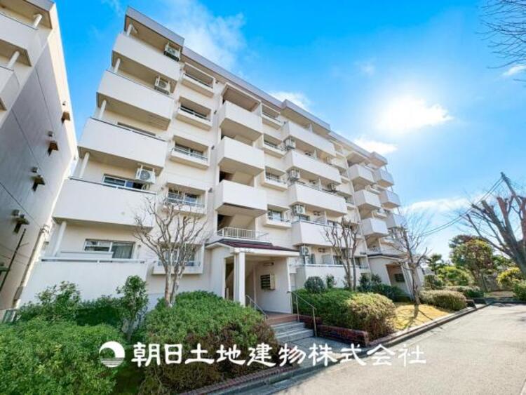 外観 【外観写真】自然素材を活かした外観が魅力のナチュラルテイストな住宅。周囲の景観と調和し、心地よい暮らしを提供します。