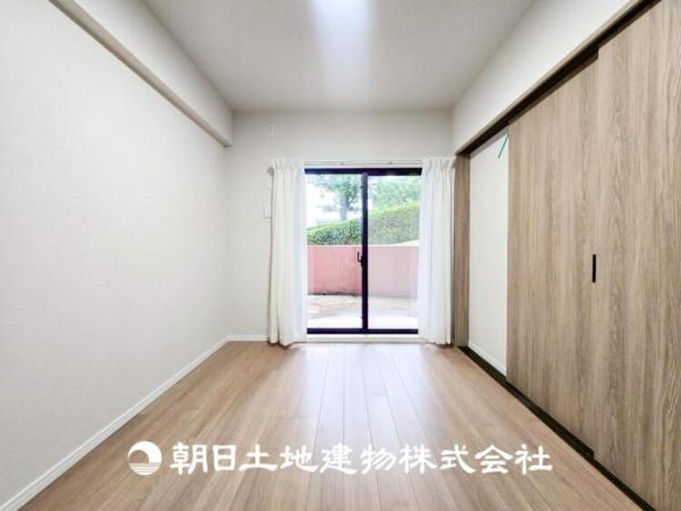 内装 【居室】設計者のセンスが求められる大切な空間だからこそ、落ち着いて過ごせる癒しと寛ぎの空間が欲しい。そんな願いを叶えました。