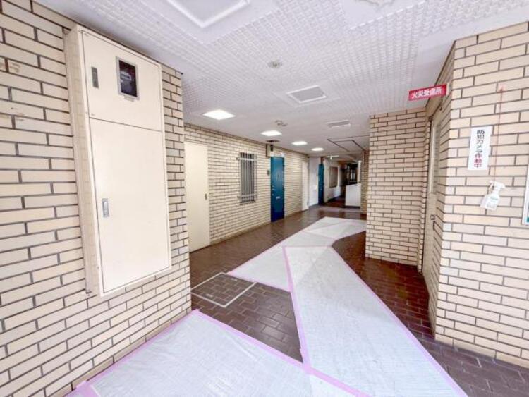 エントランス 【エントランス】重厚感の溢れるエントランスはマンションの顔！帰宅時、来客時に誇れる空間を演出します！ 