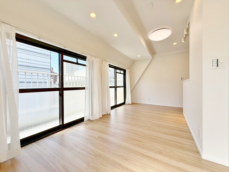 居間 豊かな居住性と、安心感を満たすクオリティが見事に調和した住空間。