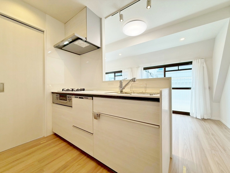 キッチン 洗練されたスタイリッシュなデザイン性と使いやすさを備えた仕様。