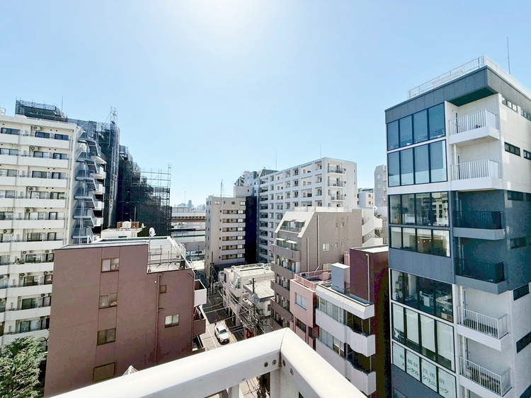 バルコニー 頬をなでる、優しい風を感じることが出来ます。