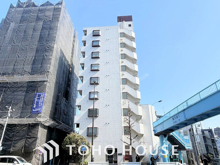 外観 〜「中目黒」駅徒歩6分の好立地〜人気の角部屋住戸〜オートロック付きで安心のセキュリティ〜