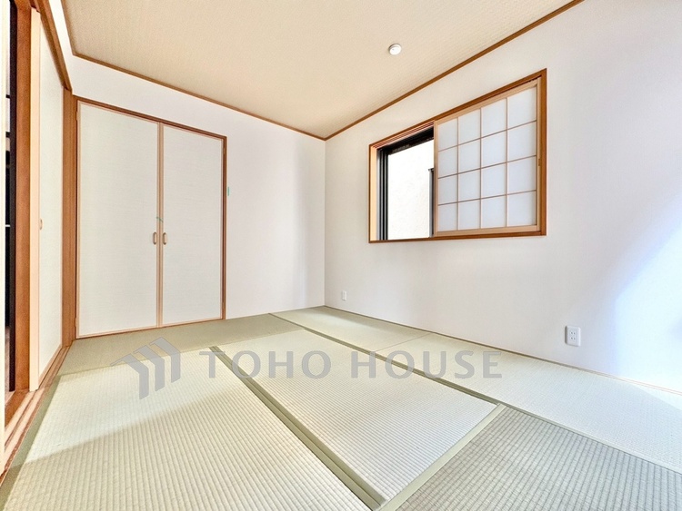 内装 【居室】主寝室としても、お子様のお部屋としても使いやすい一室です。