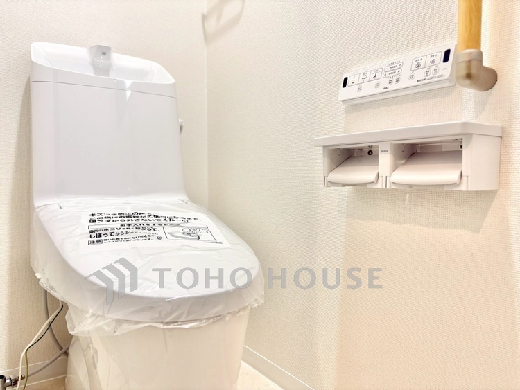 トイレ 【トイレ】落ち着いた空間に仕上がっており快適にご使用できそうです。