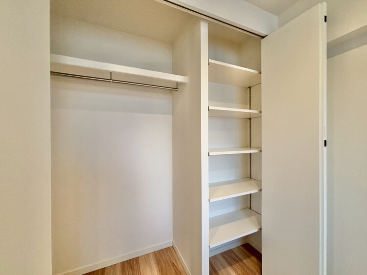 その他 収納スペースが付いていて、お部屋を広く使っていただけます。