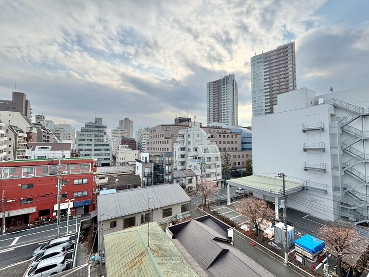 その他 眺望や窓からの景色が良いと、家で過ごす時間も快適です。