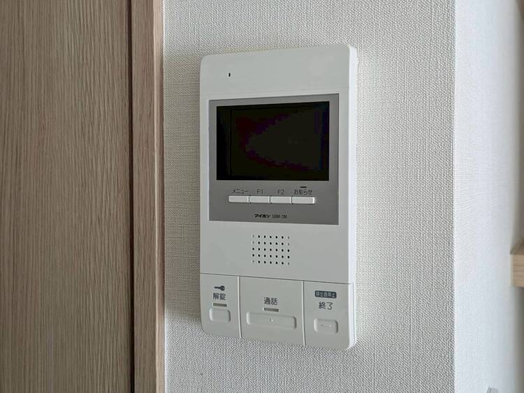 その他 誰が来てもわかる様にモニター付きインターホンを設置。