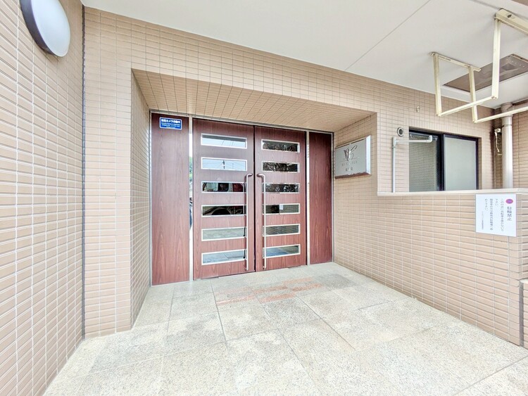 その他 上質感漂う玄関アプローチです。