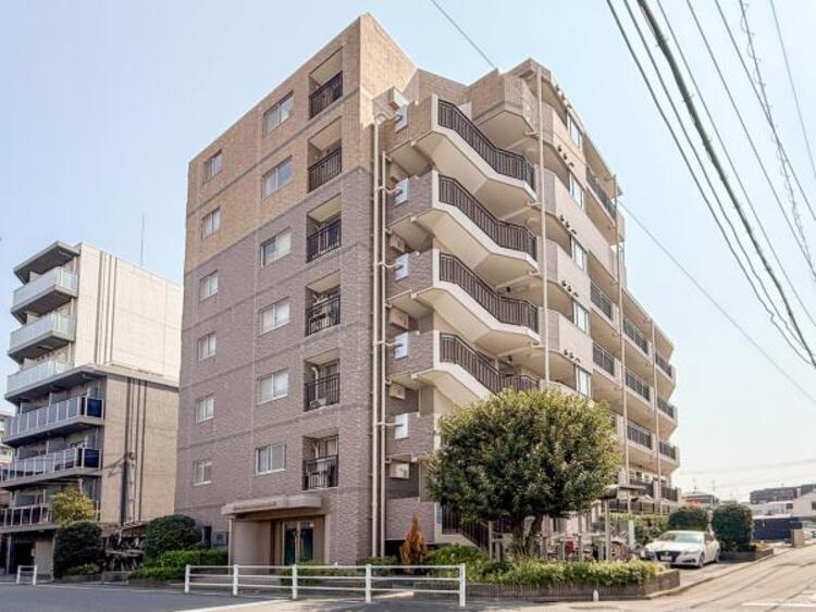 外観 落ち着いた色合いで、周囲の街並みに馴染む外観です。