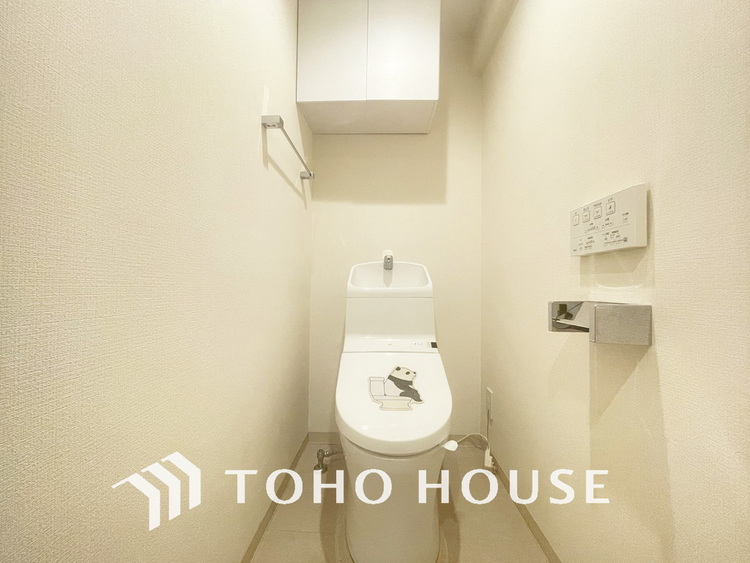 トイレ 清潔な洗浄機能付温水シャワートイレ（リフォーム前）