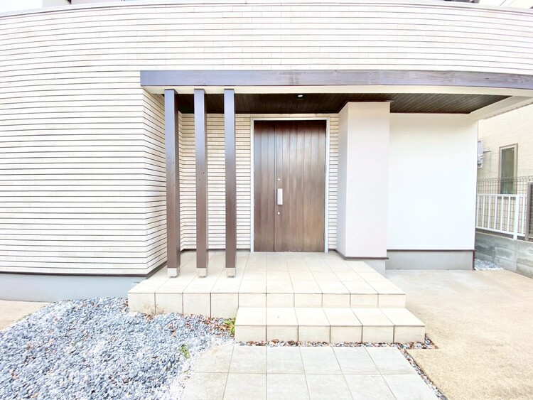その他 清潔感のある落ち着いた雰囲気の玄関です。
