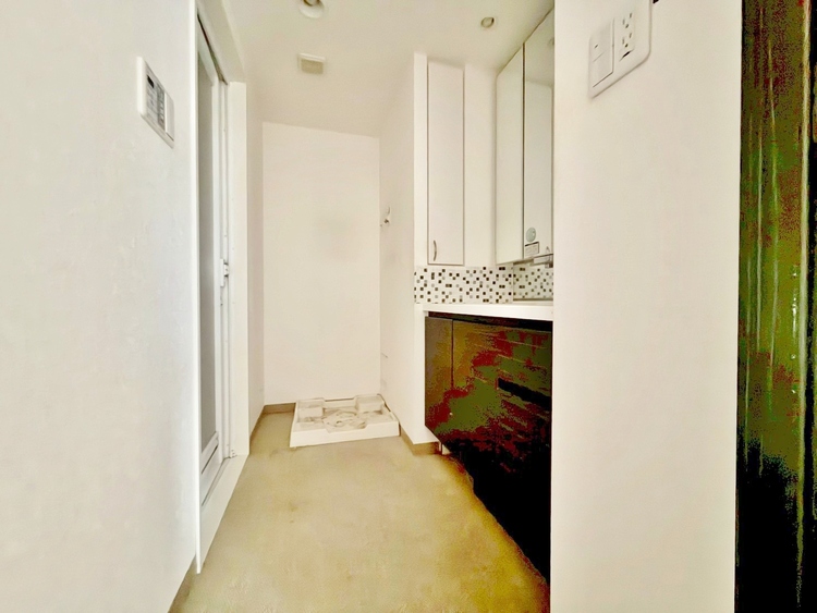 その他 十分な広さの脱衣所。