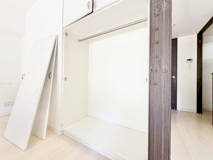 その他 収納スペースが付いていて、お部屋を広く使っていただけます。