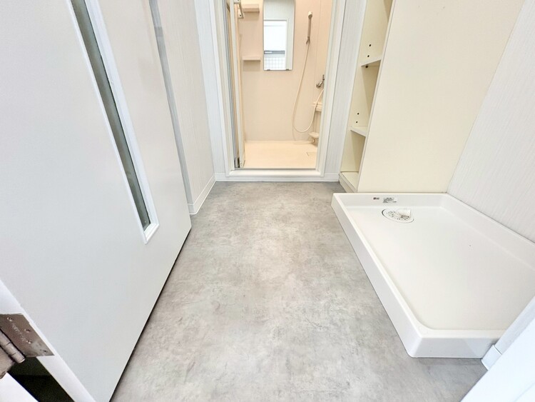 その他 十分な広さの脱衣所。