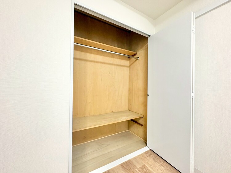 その他 収納スペースが付いていて、お部屋を広く使っていただけます。