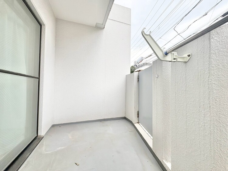 その他 朝の澄んだ空気や、夕方に吹く清々しい風を感じられるバルコニー。