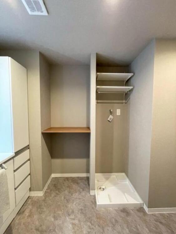 洗面 豊富な収納があり、洗濯家事が快適。洗面スペースを広々と使えます。