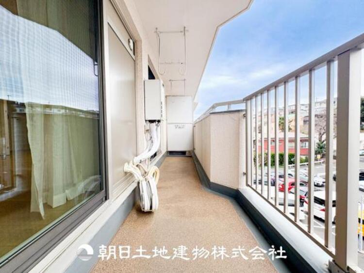 バルコニー 【バルコニー】太陽に愛された家。陽当り・通風に優れた魅力的で快適さを追求した住宅です。