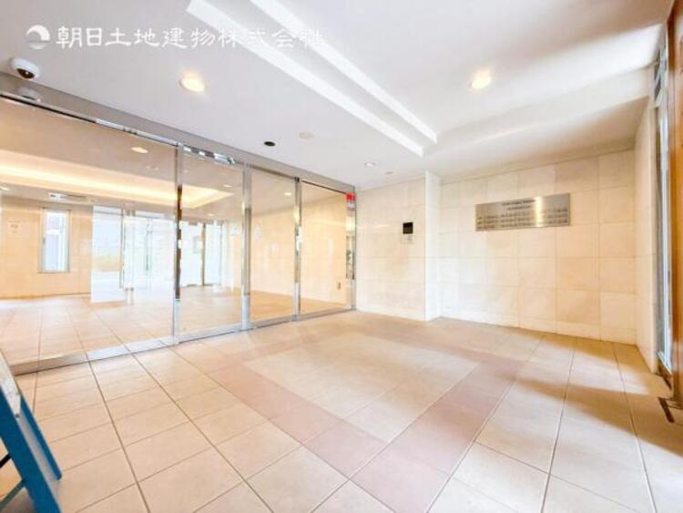 エントランス 【エントランス】重厚感の溢れるエントランスはマンションの顔！帰宅時、来客時に誇れる空間を演出します！