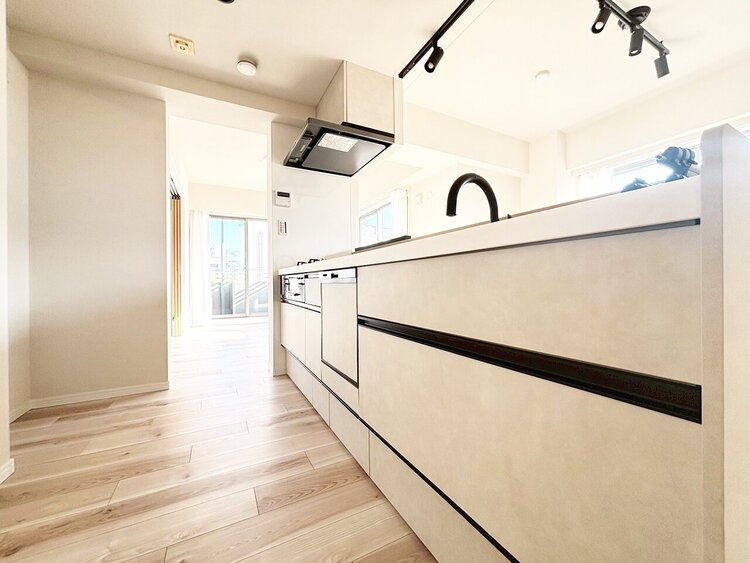 キッチン 洗練されたスタイリッシュなデザイン性と使いやすさを備えた仕様。