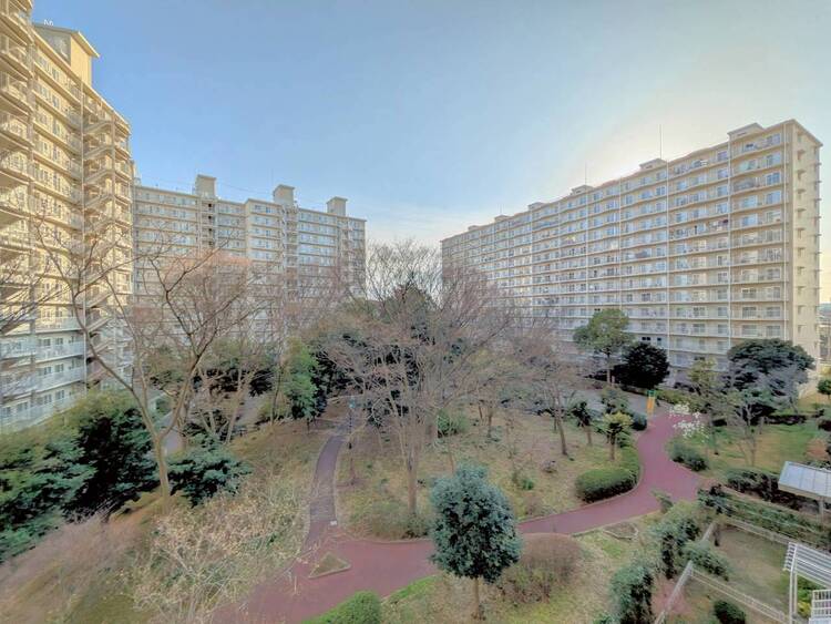 バルコニー 頬をなでる、優しい風を感じることが出来ます。