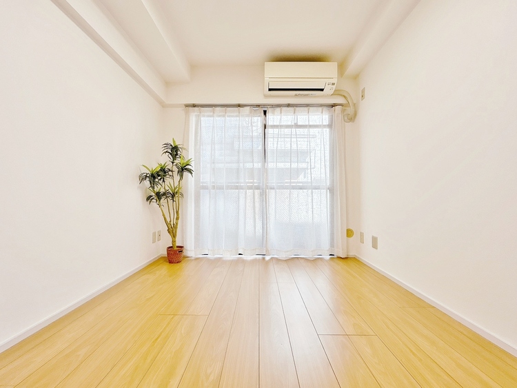 居間 飾り過ぎないシンプルな内装と偏り過ぎないデザインで統一しました。