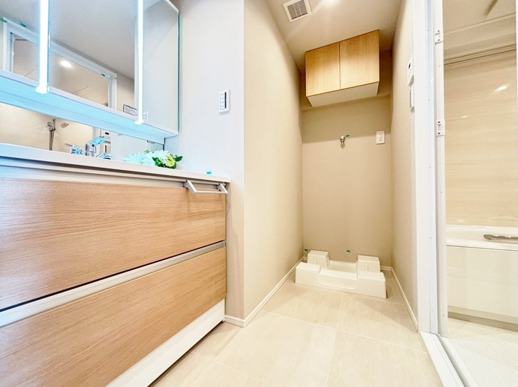 洗面 清潔感と心地よさを重視した、上質感漂うパウダールーム。